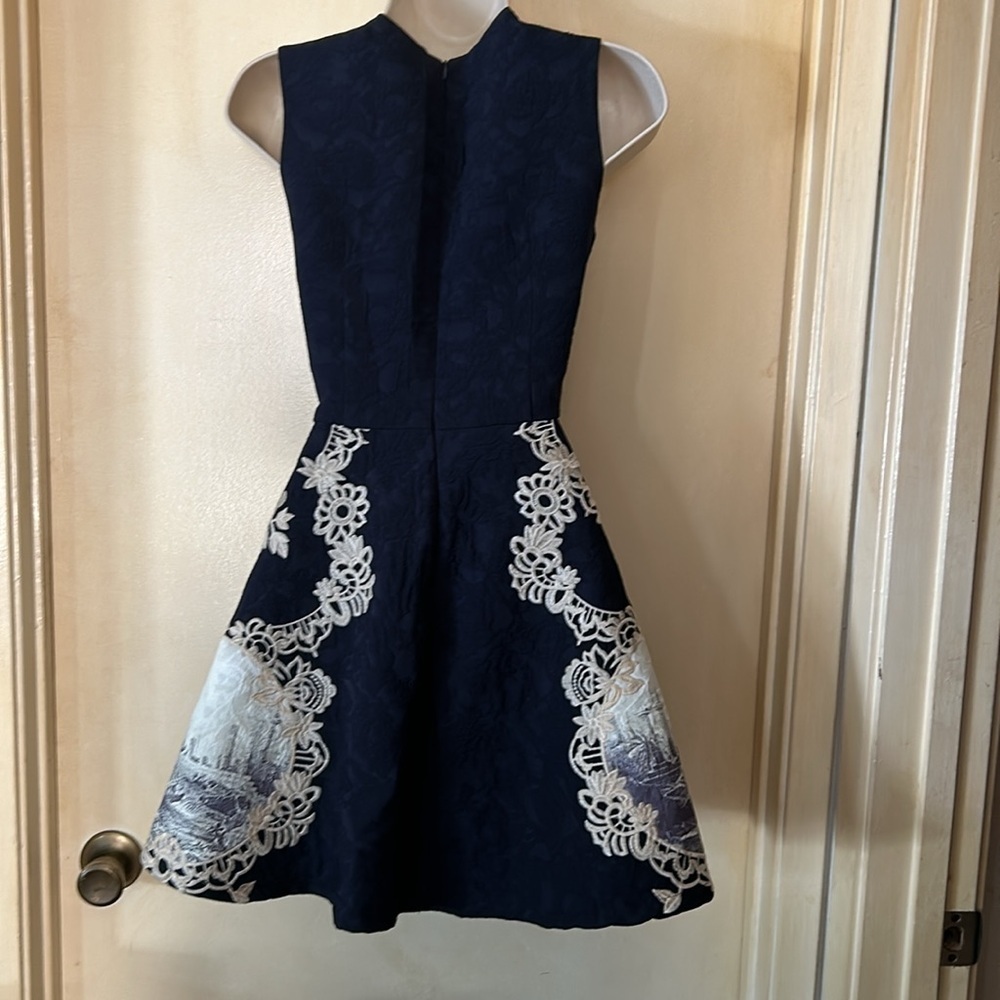 Black silk brocade dress with ivory lace embroidery and watercolor patches sz4 - Picture 8 of 12
